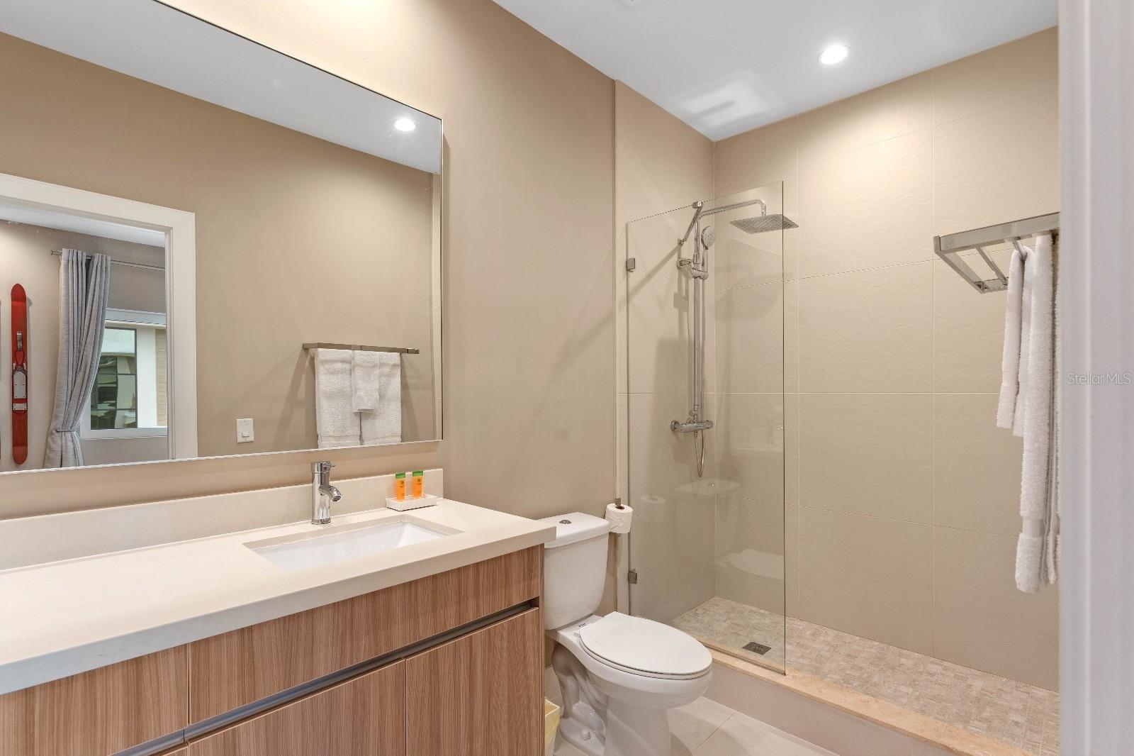 3045 ROCKEFELLER WAY