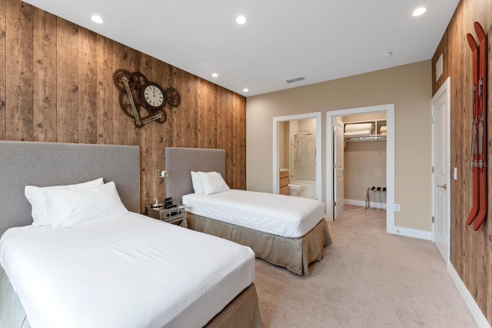 3045 ROCKEFELLER WAY