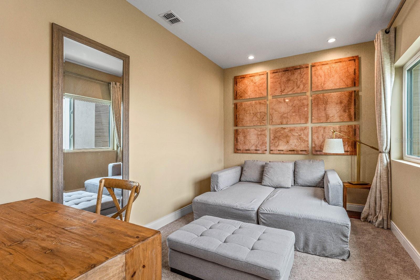 3045 ROCKEFELLER WAY