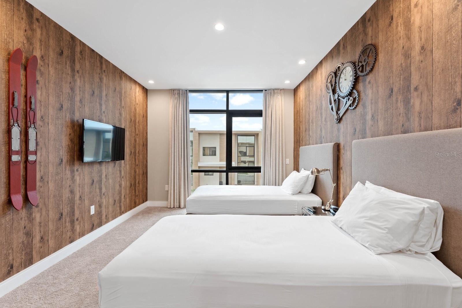 3045 ROCKEFELLER WAY