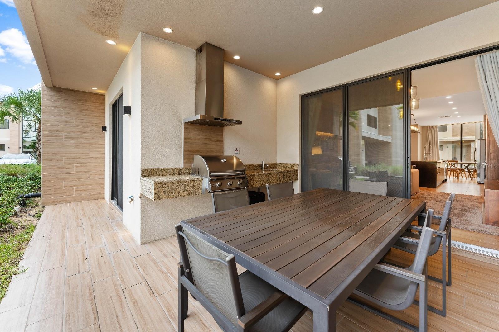 3045 ROCKEFELLER WAY