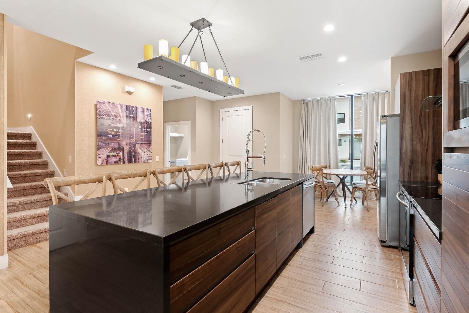 3045 ROCKEFELLER WAY