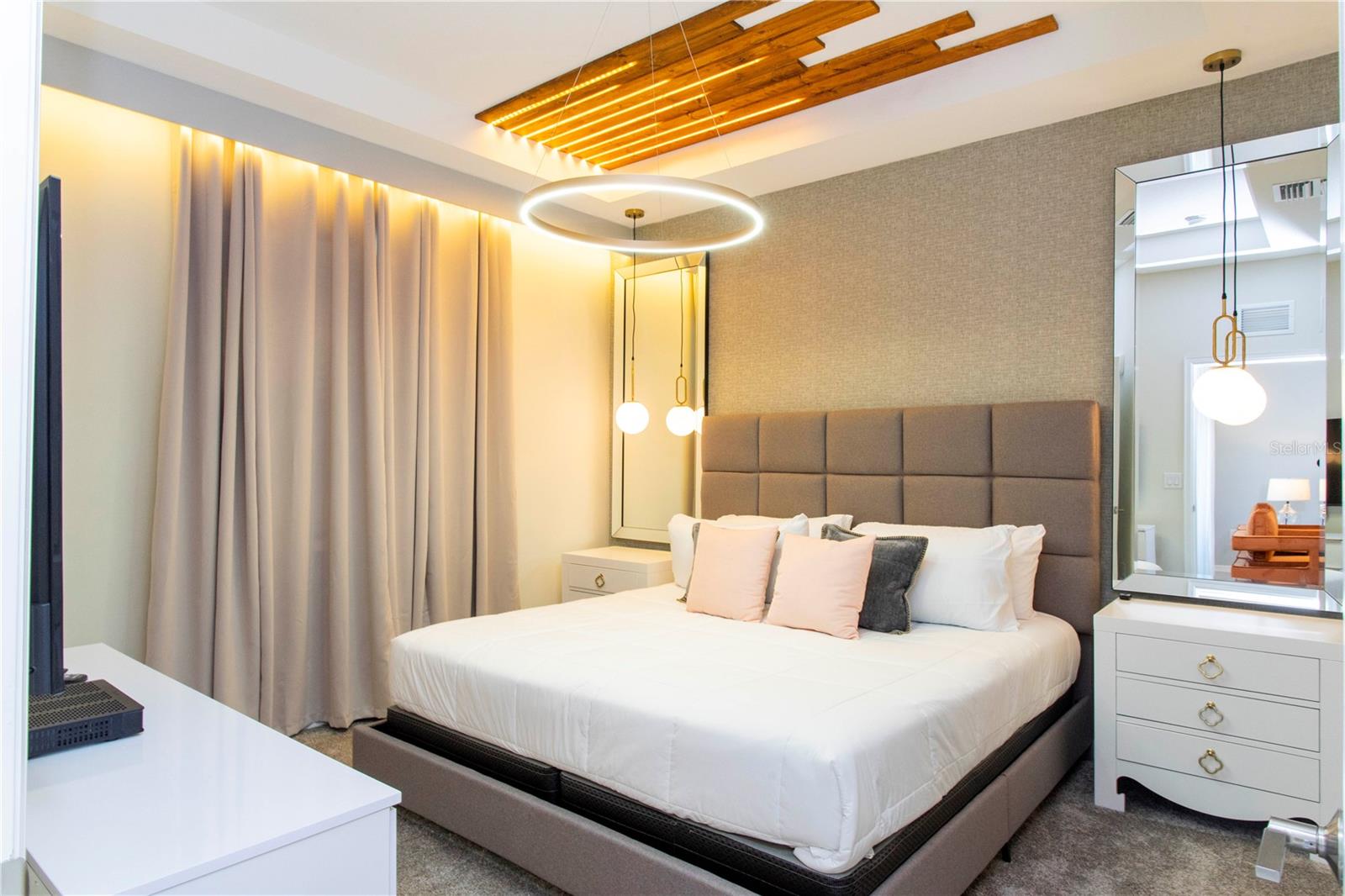 3161 PARADOX CIR #403