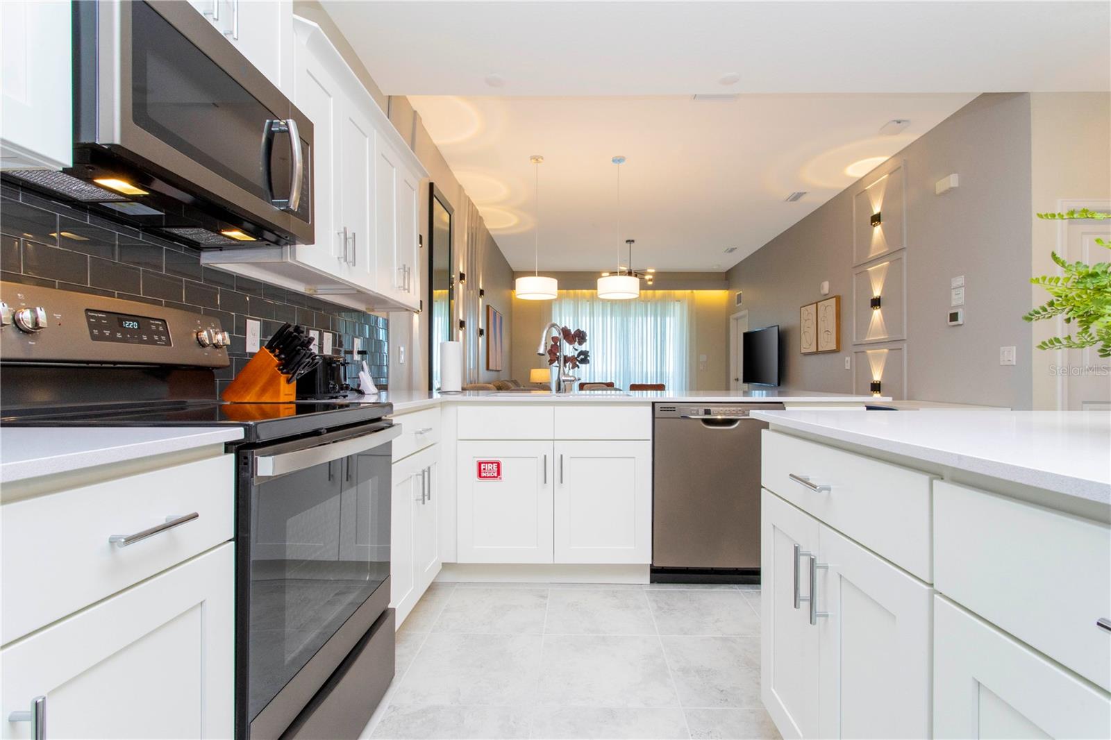 3161 PARADOX CIR #403