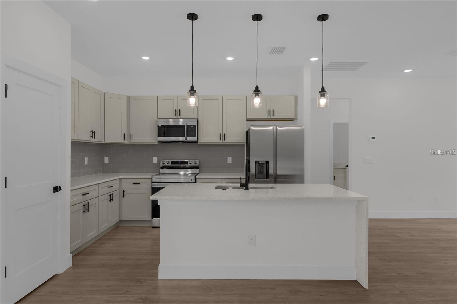 7325 N GALT PT