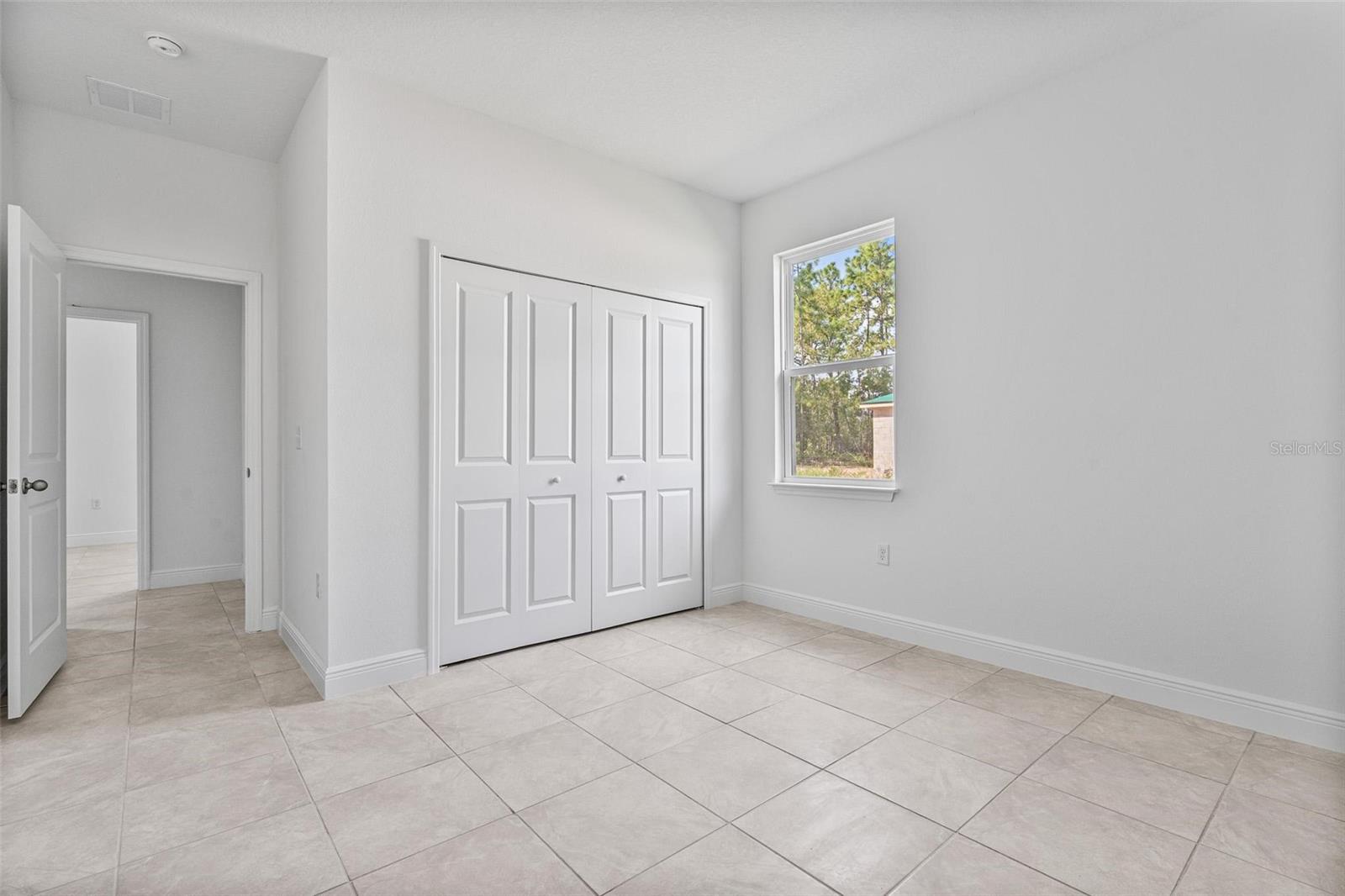 2701 W TRACY CT