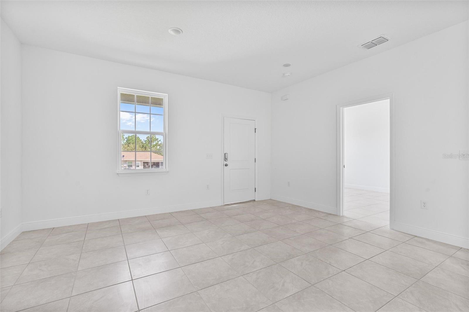 2701 W TRACY CT
