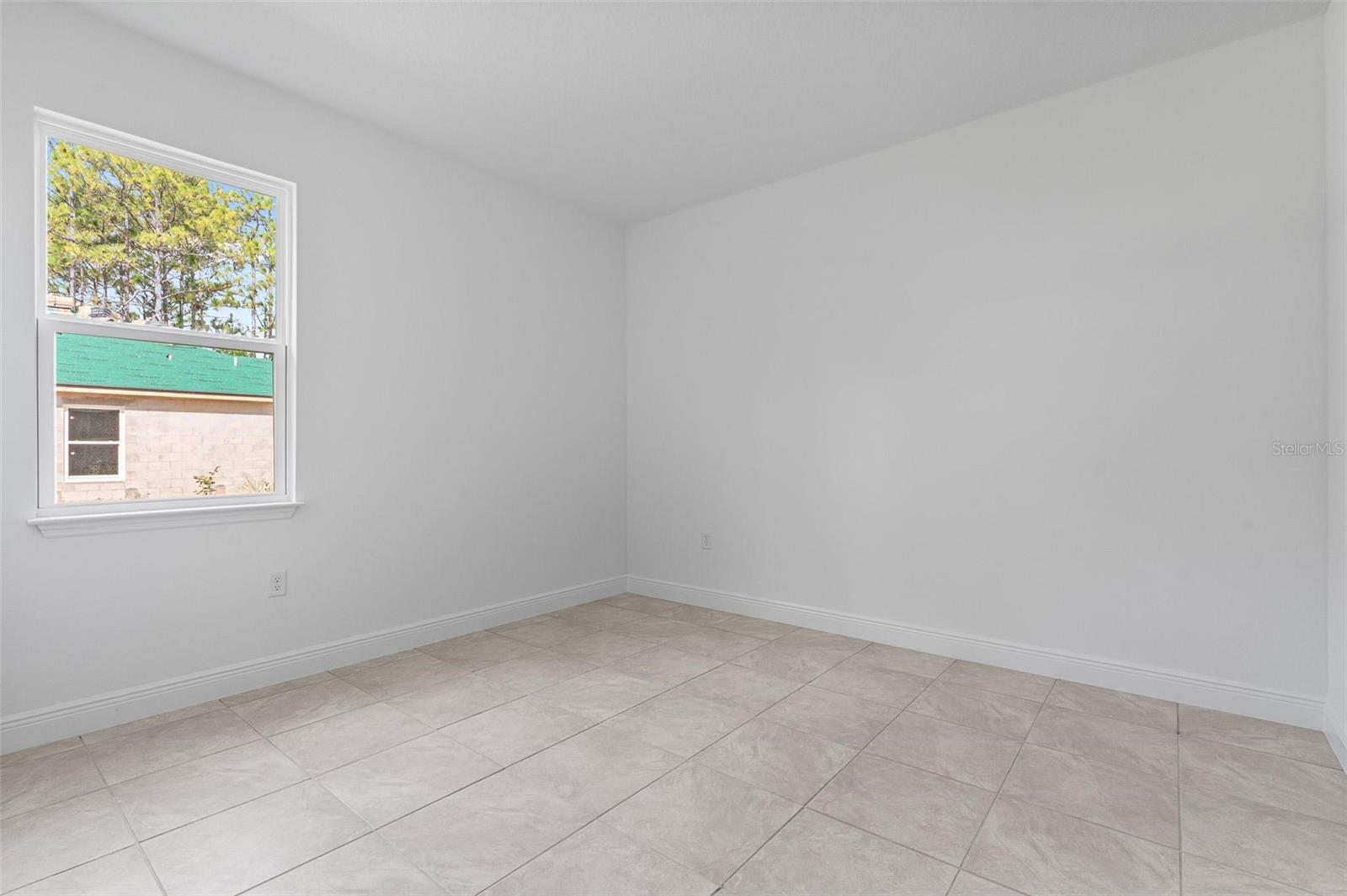 2701 W TRACY CT