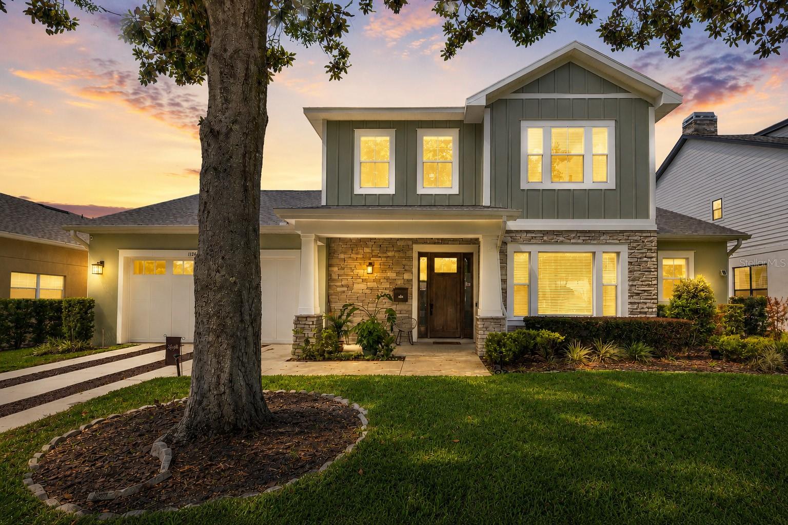 1126 EDWARDS LN