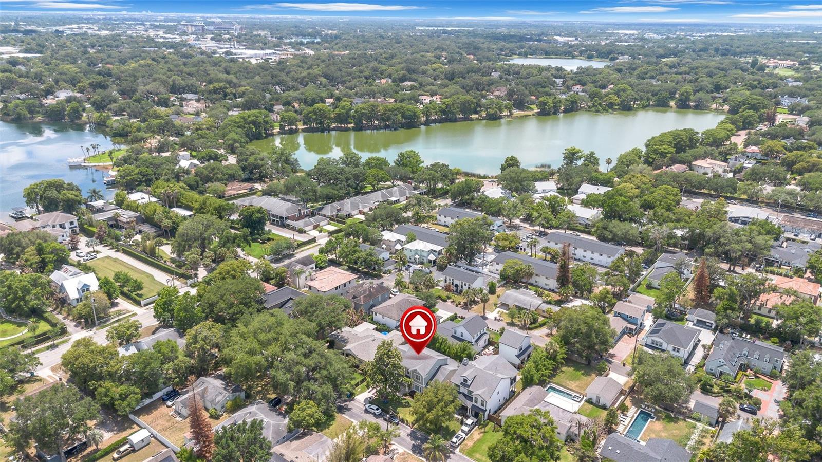 1126 EDWARDS LN
