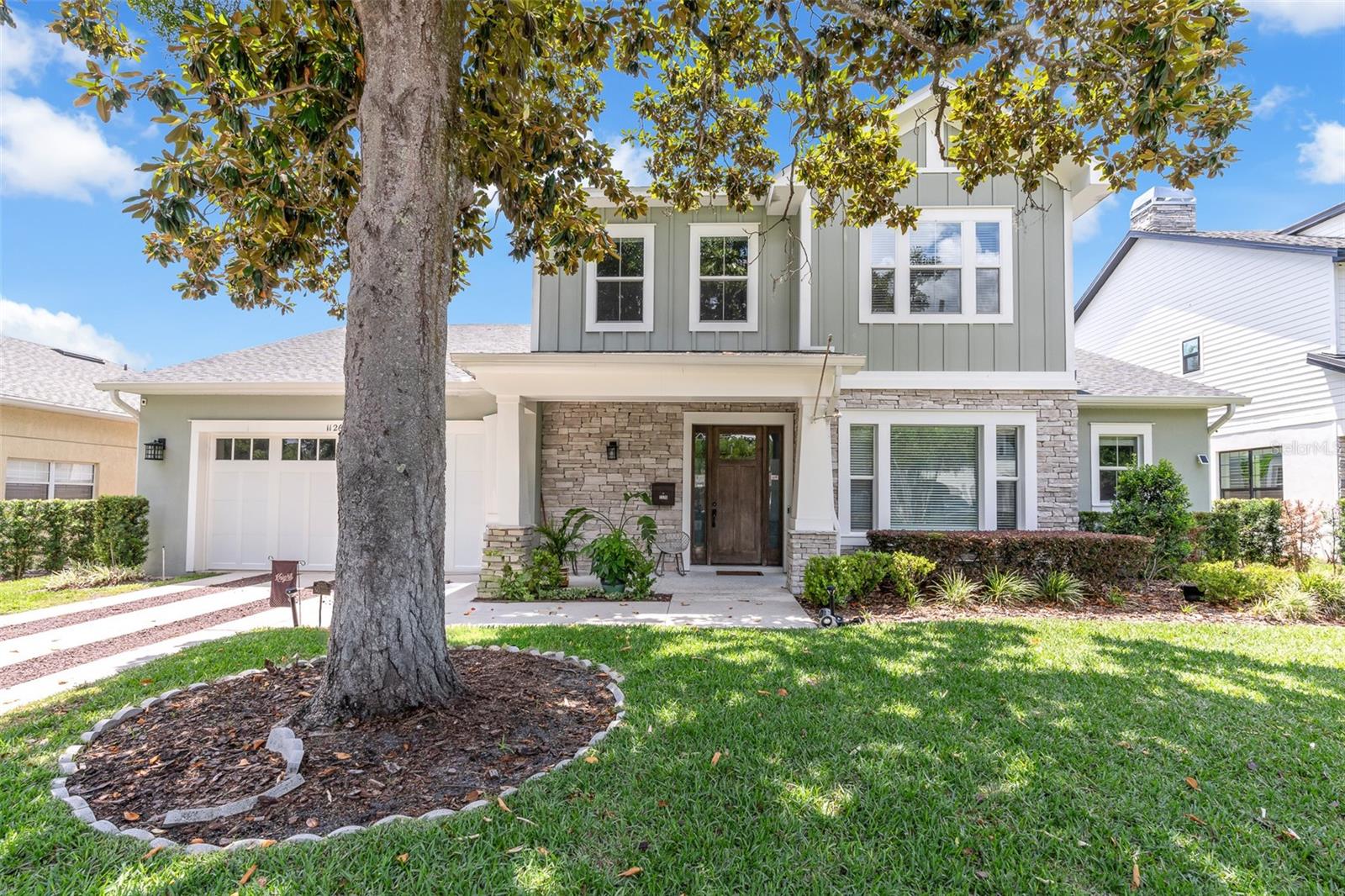 1126 EDWARDS LN