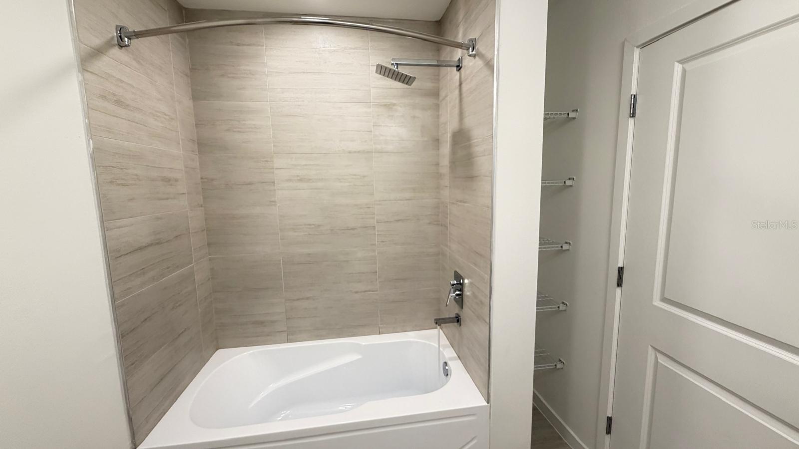 5587 MILLENIA PARK BLVD #518