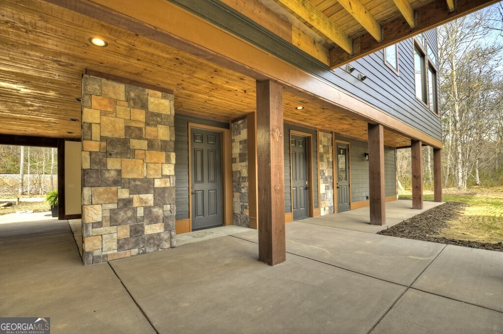 494 Riverbend Manor