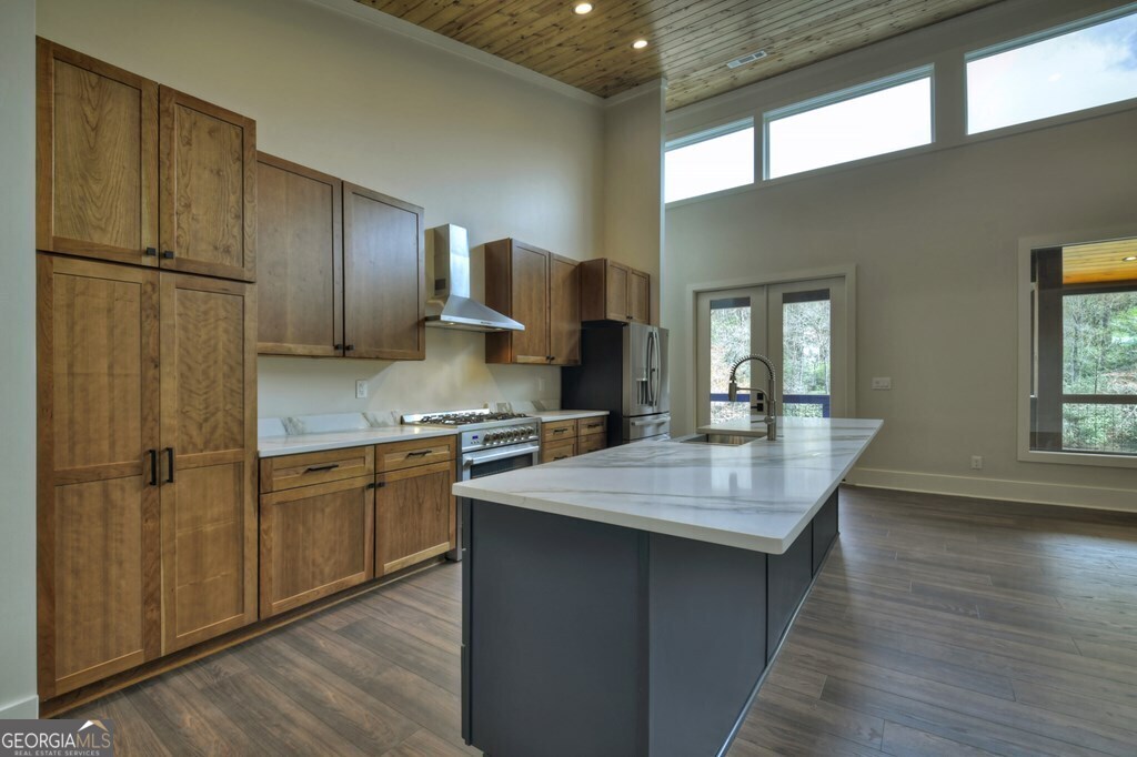 494 Riverbend Manor