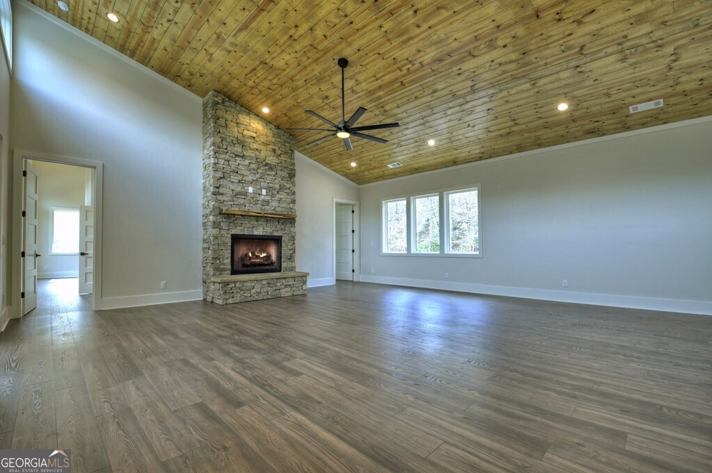 494 Riverbend Manor
