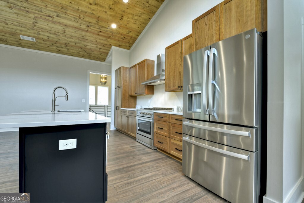 494 Riverbend Manor