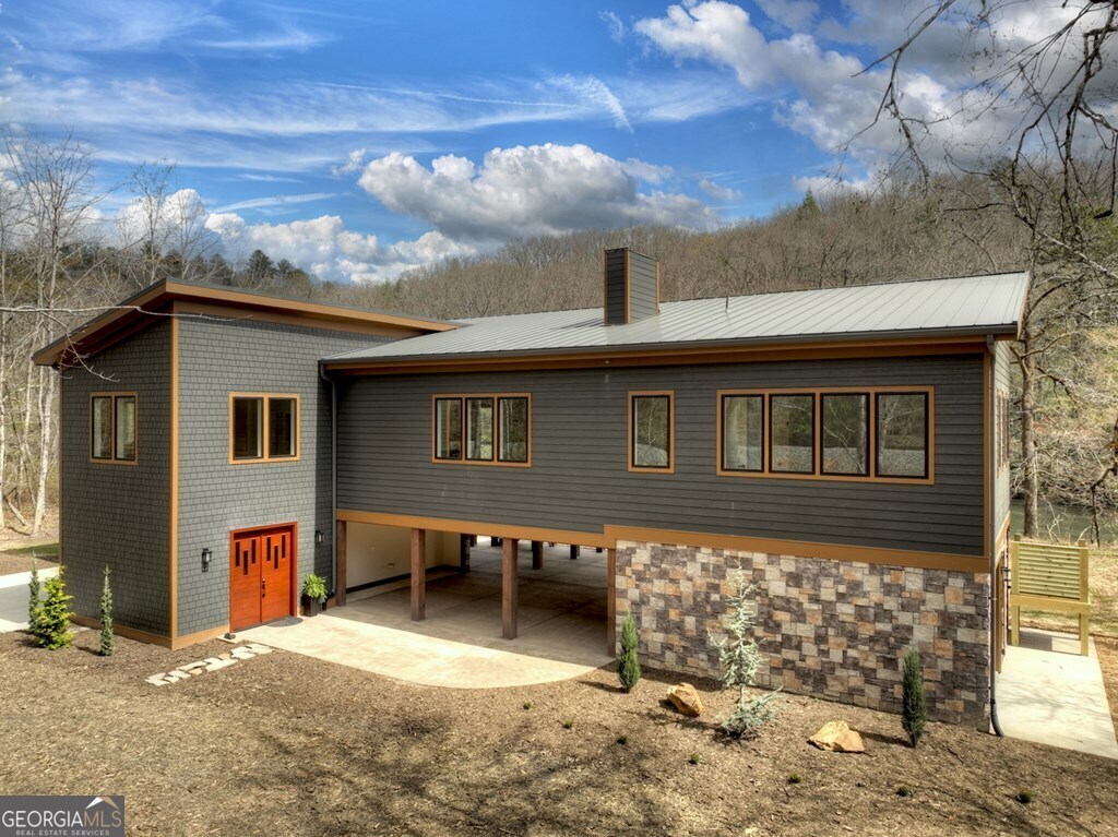 494 Riverbend Manor