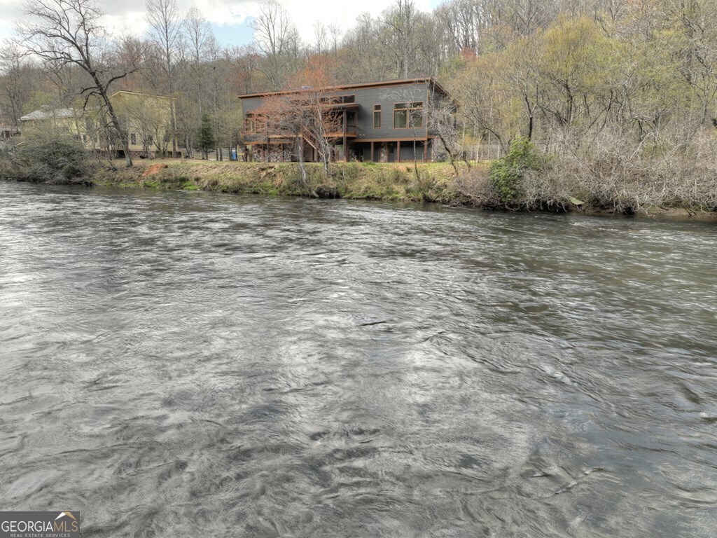 494 Riverbend Manor