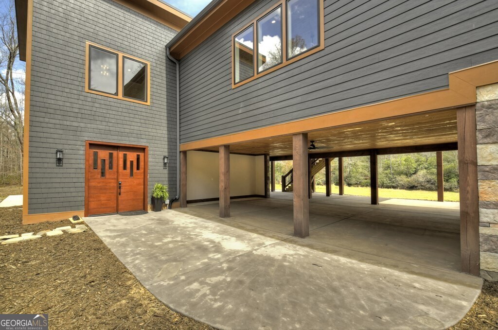 494 Riverbend Manor
