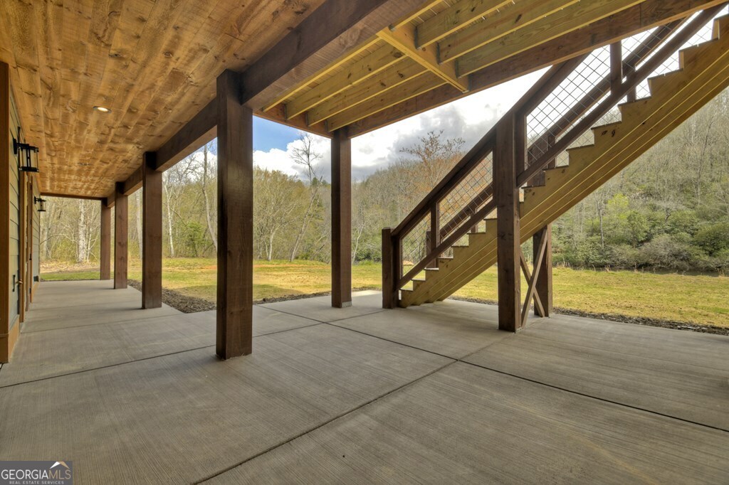 494 Riverbend Manor