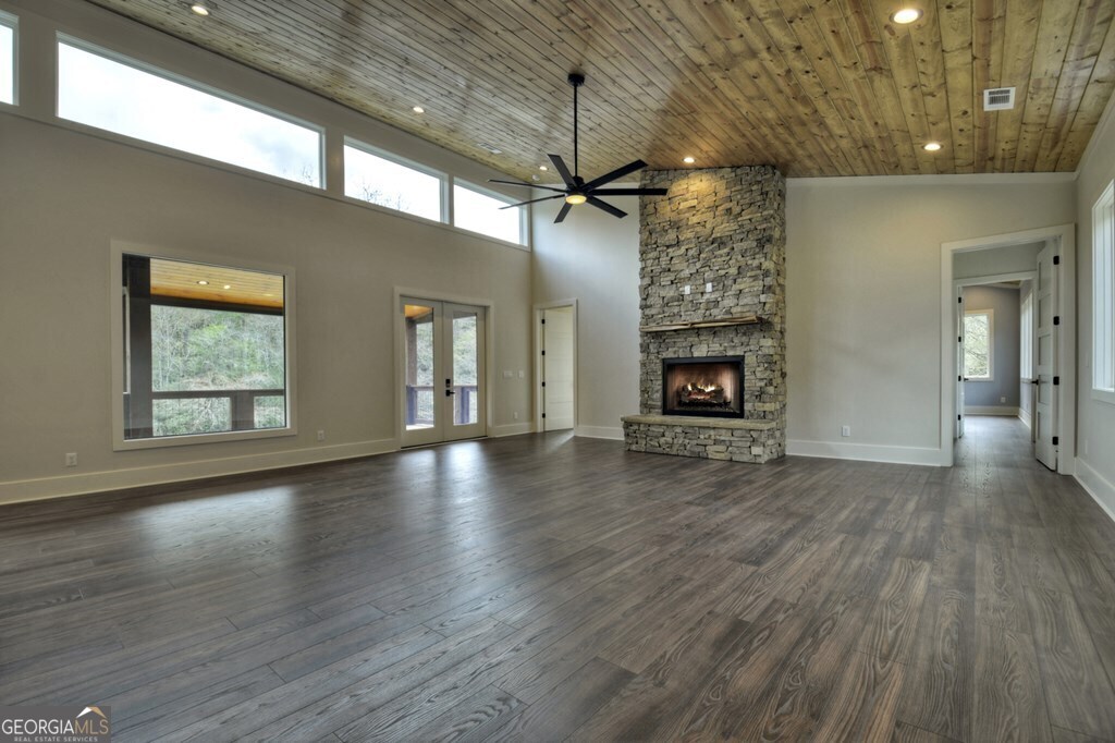 494 Riverbend Manor