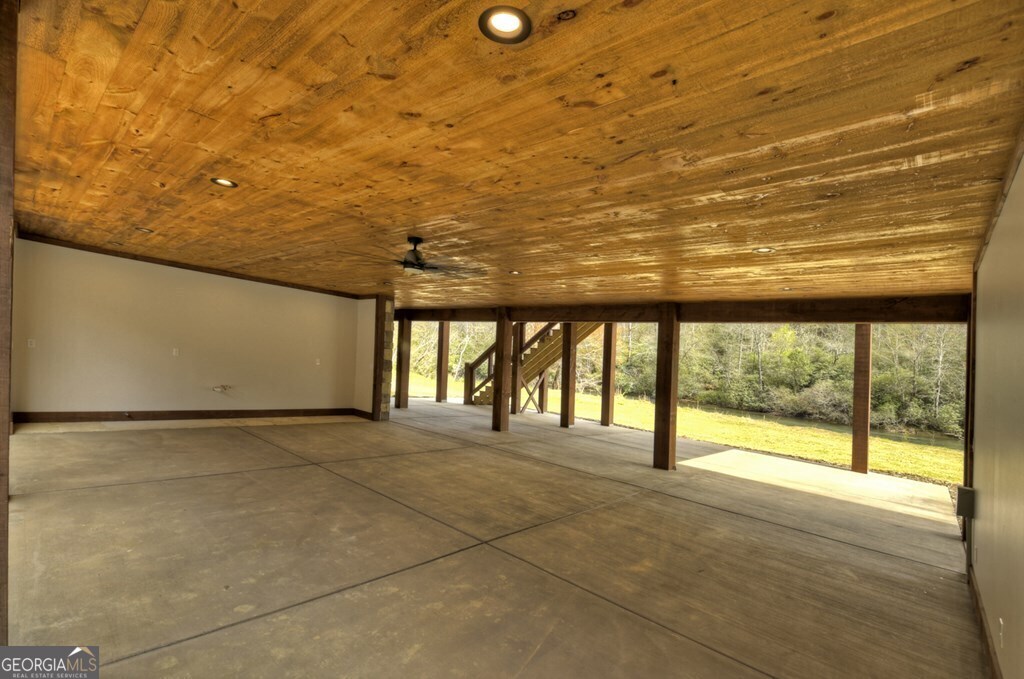 494 Riverbend Manor