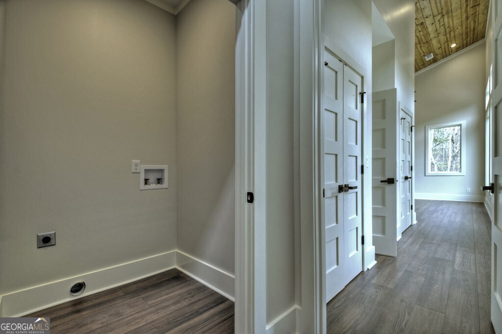 494 Riverbend Manor