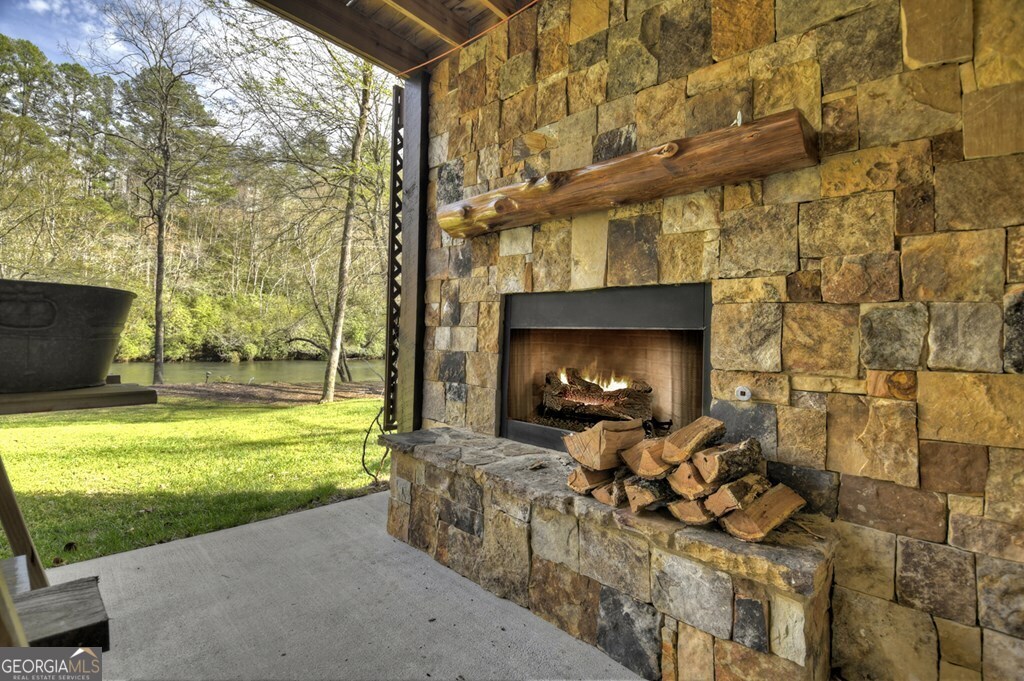 448 Riverbend Manor