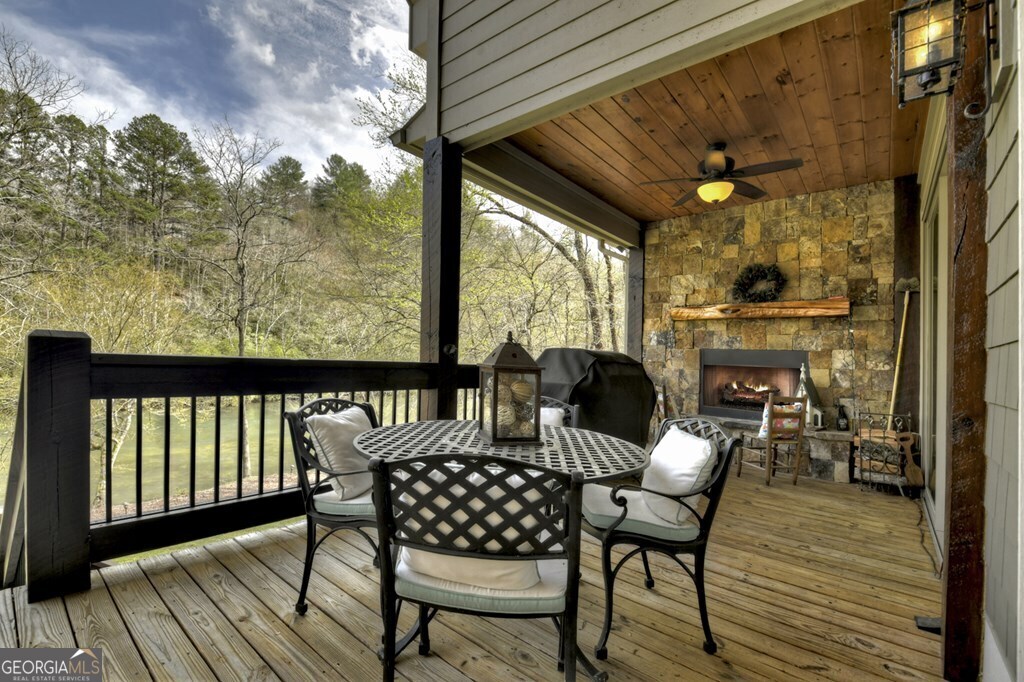 448 Riverbend Manor