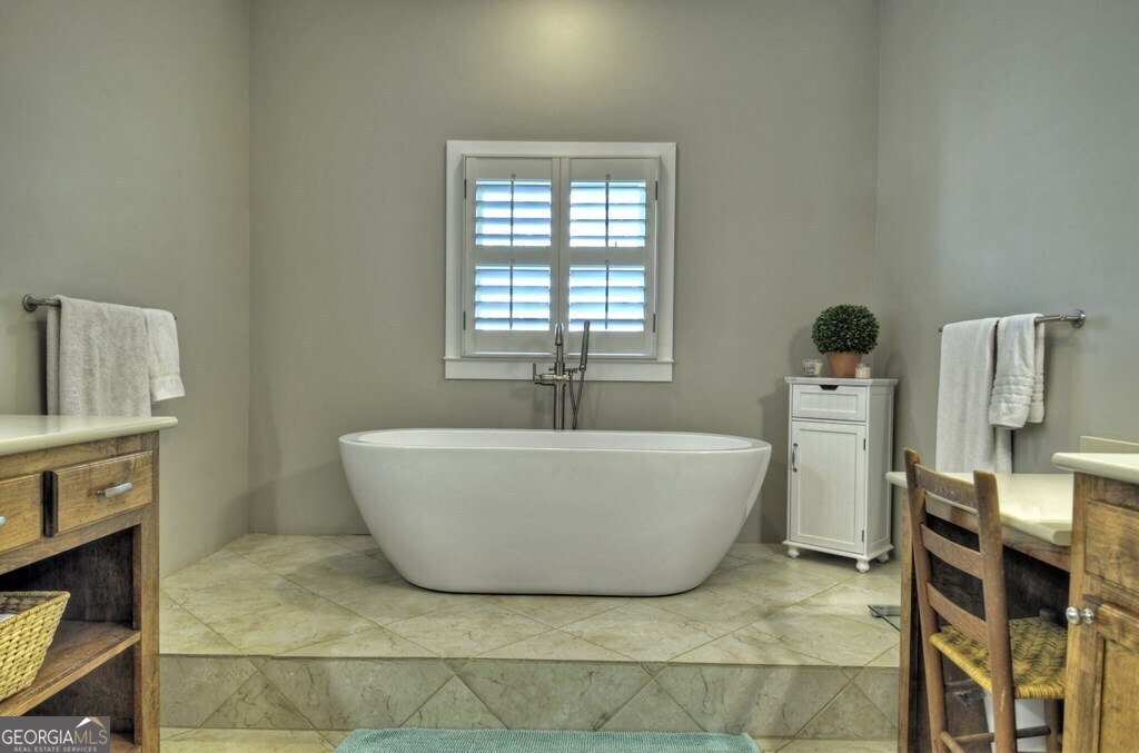 448 Riverbend Manor