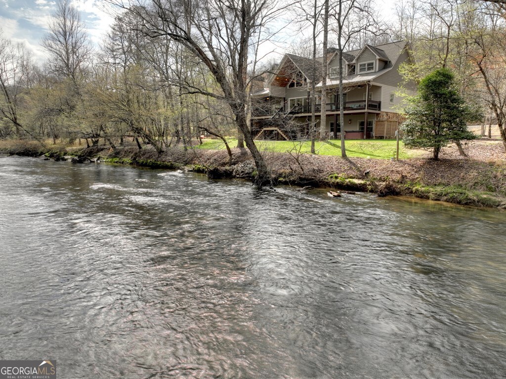 448 Riverbend Manor