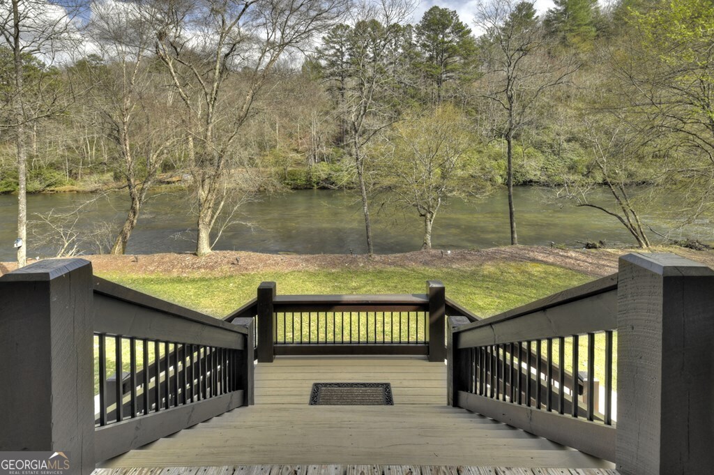 448 Riverbend Manor