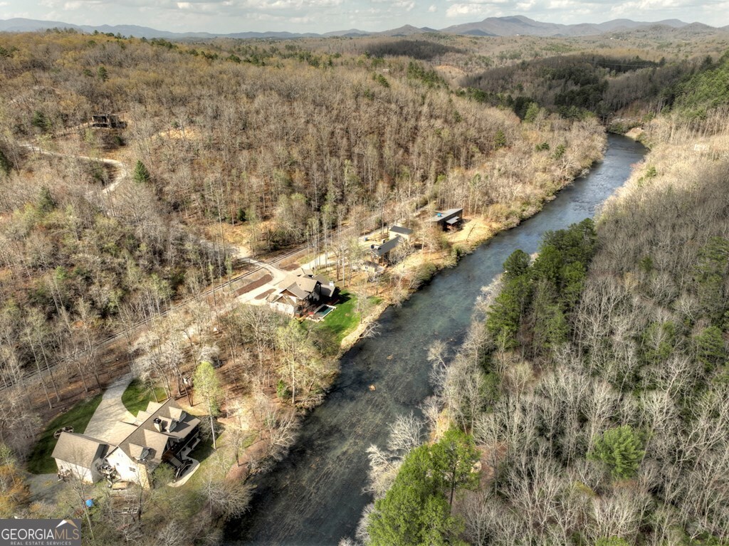 448 Riverbend Manor
