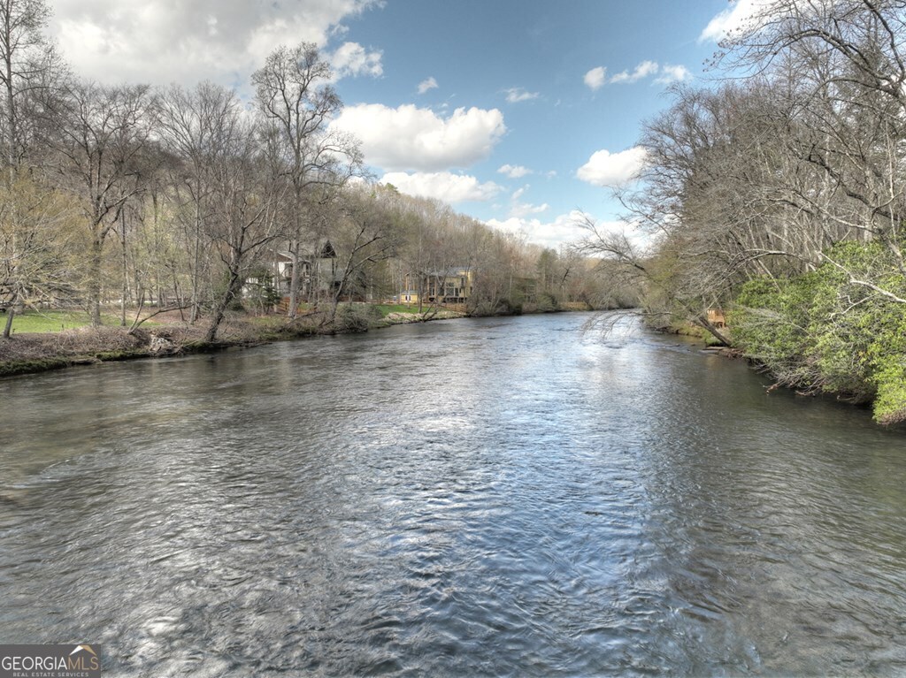 448 Riverbend Manor