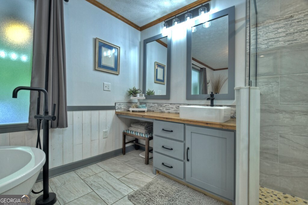 1956 Devils Den Road