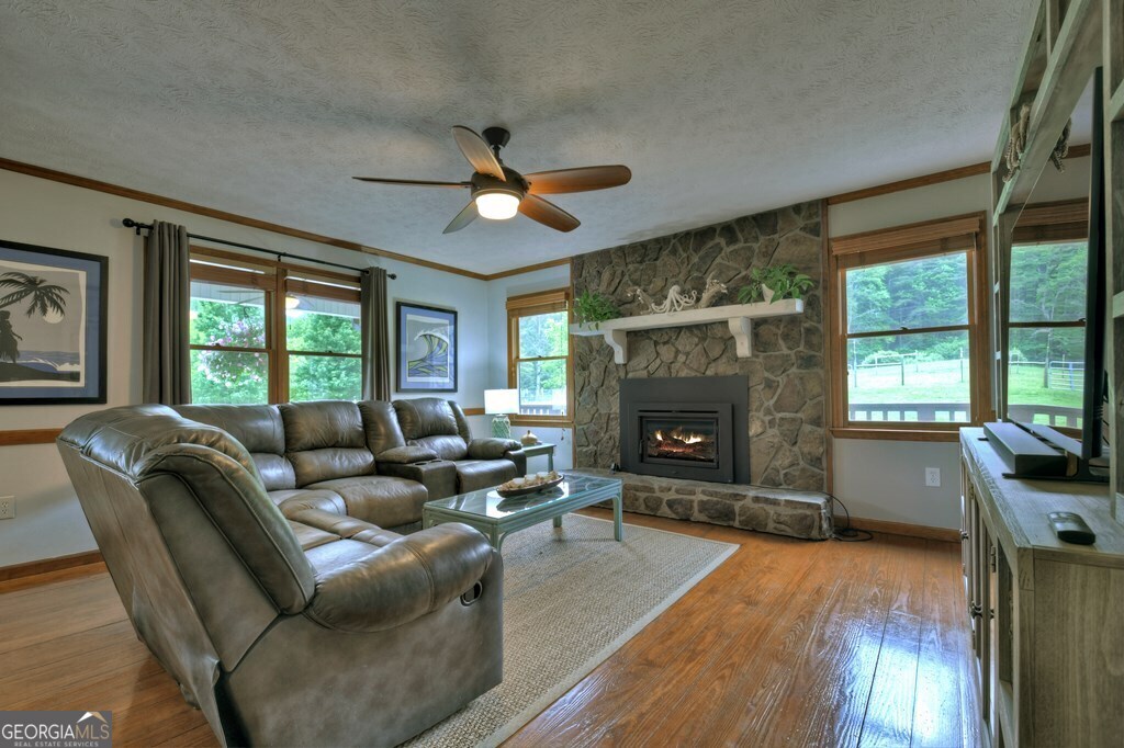 1956 Devils Den Road