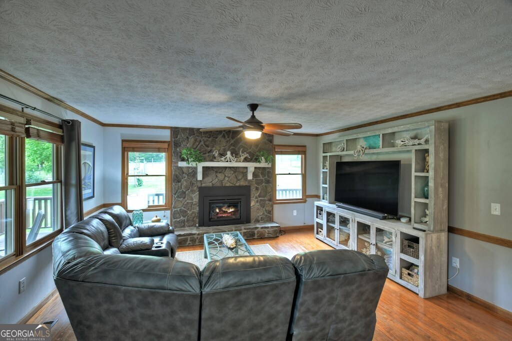 1956 Devils Den Road