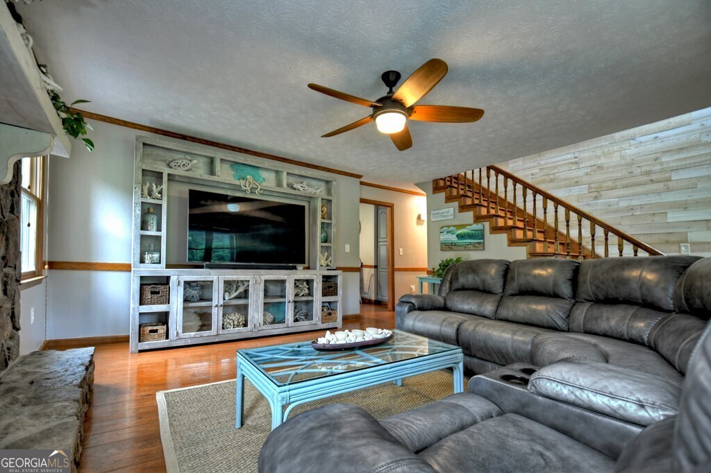 1956 Devils Den Road