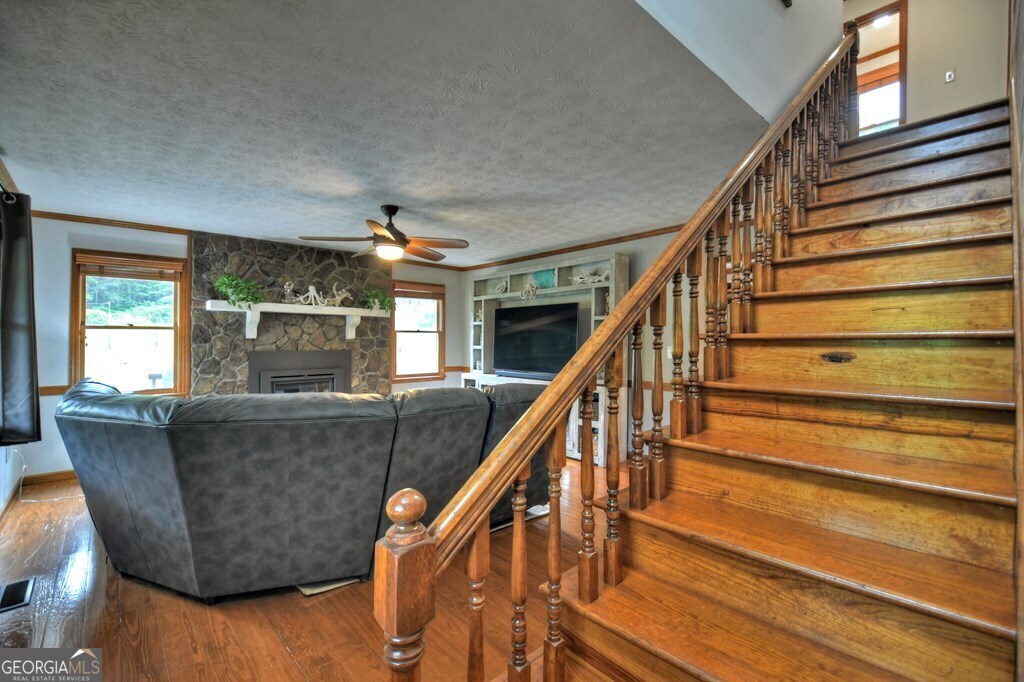 1956 Devils Den Road