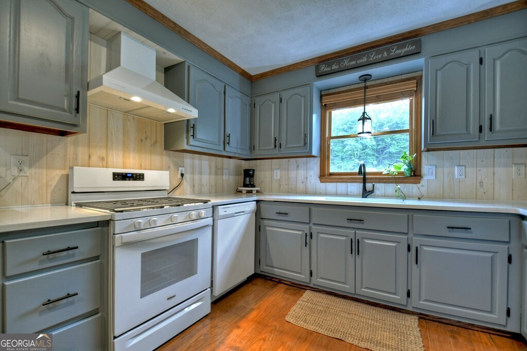 1956 Devils Den Road