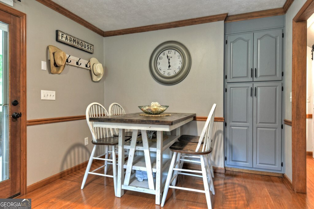 1956 Devils Den Road