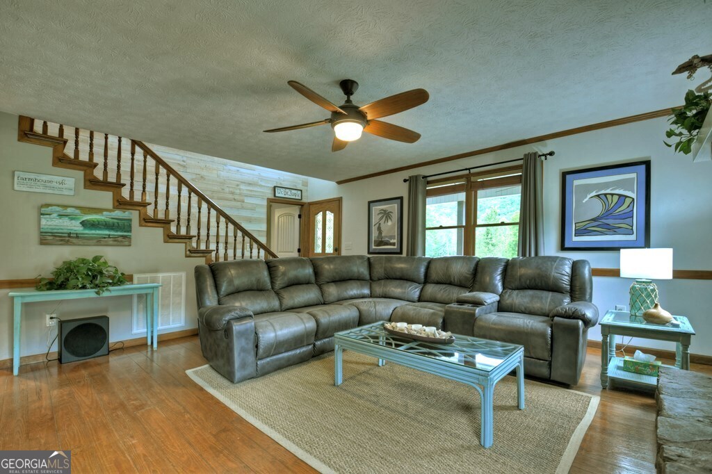 1956 Devils Den Road