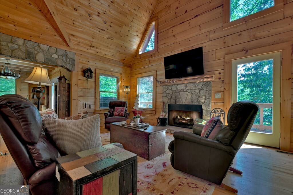 18 Mallard Lane