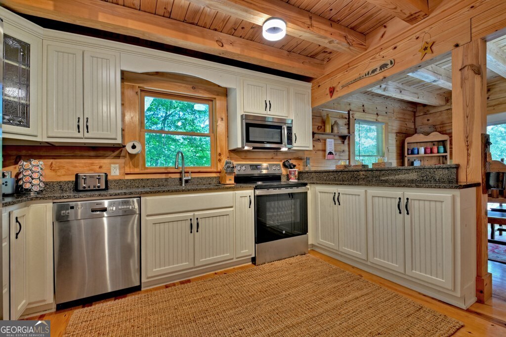 18 Mallard Lane