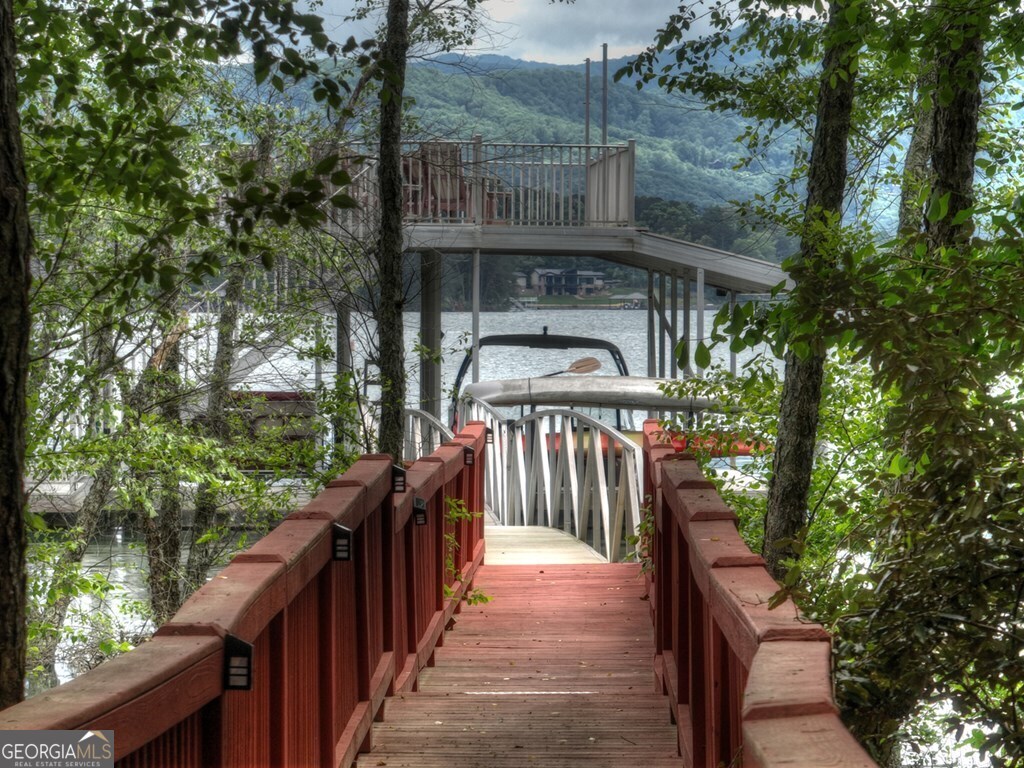 18 Mallard Lane