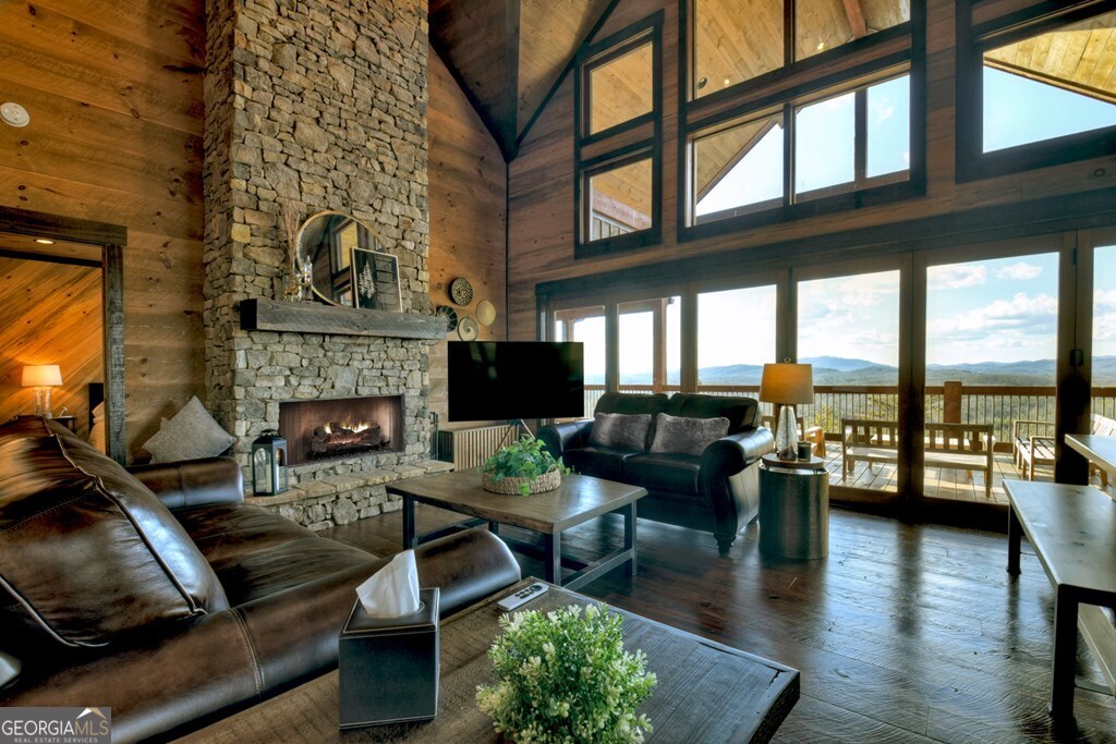 330 Serenity Ridge Lane Lane