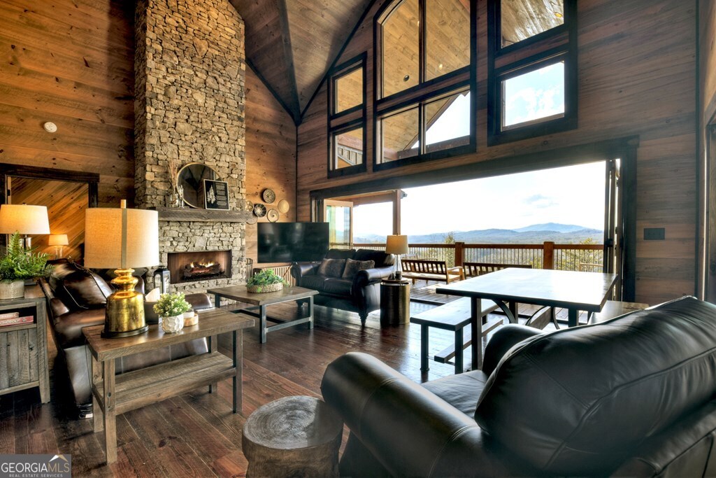 330 Serenity Ridge Lane Lane
