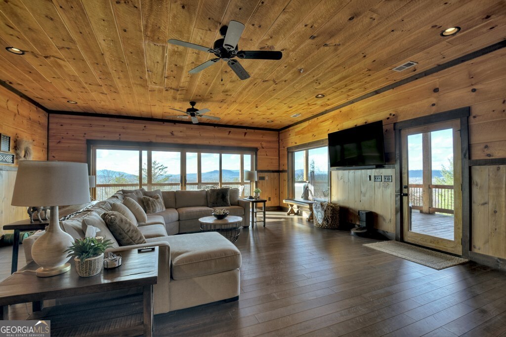 330 Serenity Ridge Lane Lane
