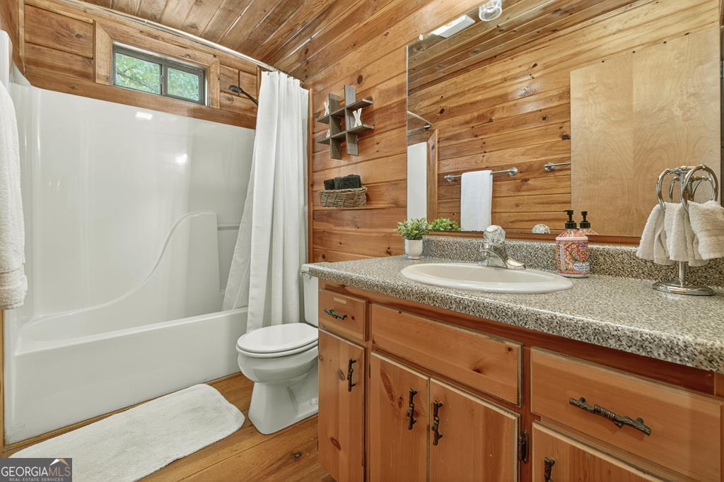 566 Mountain View Circle