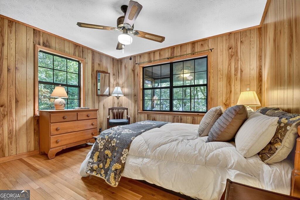 409 Hothouse Lane